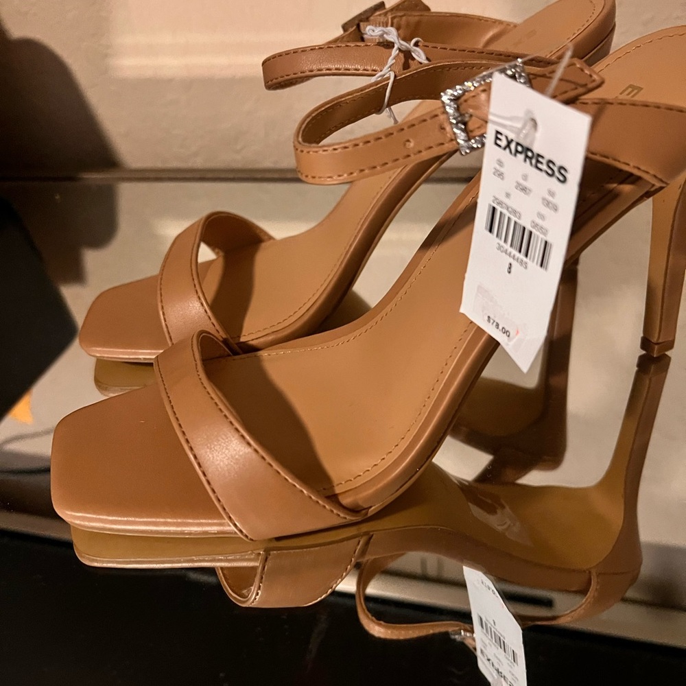 NWT Express Women’s Strappy Sandals Heels Size 8